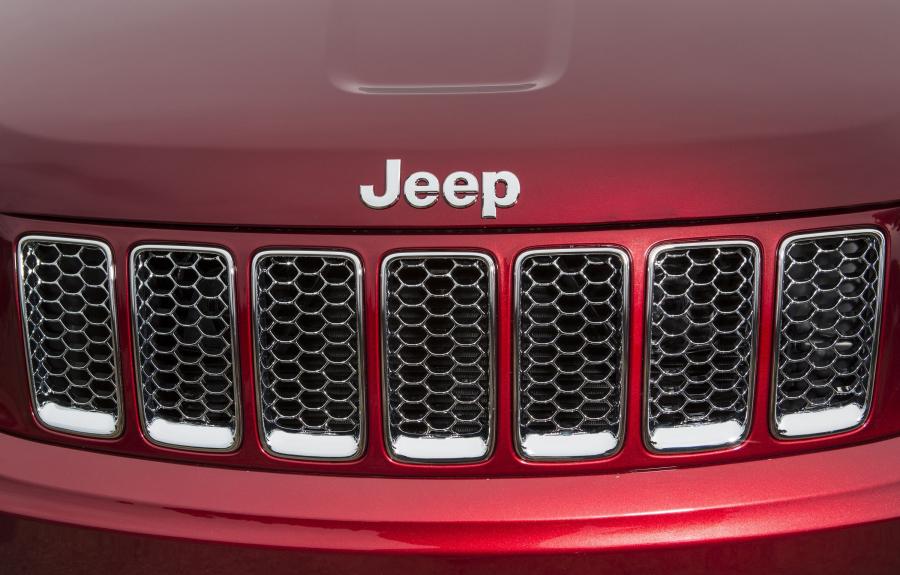  Jeep Grand Cherokee Summit 2014 года  (фото 19 из 61)